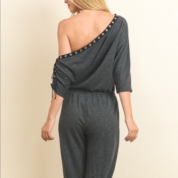 Off the shoulder Jumpsuit - Picture 4 of 6
